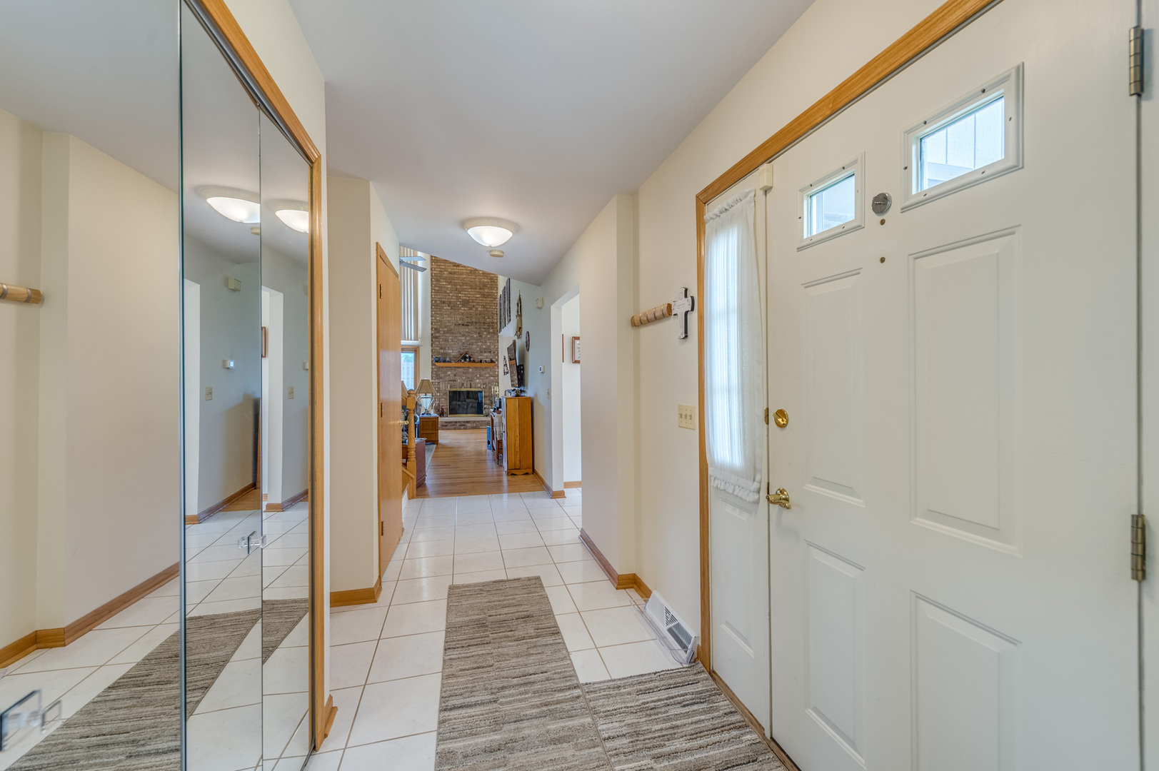 318 S Dominion Drive, Wood Dale, IL 60191