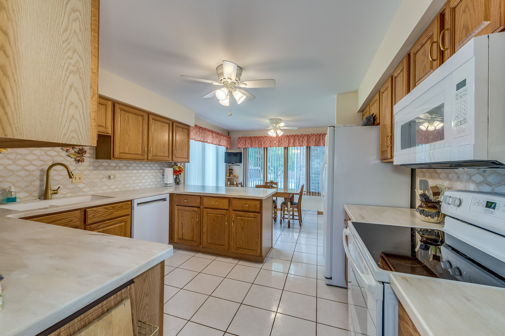 318 S Dominion Drive, Wood Dale, IL 60191