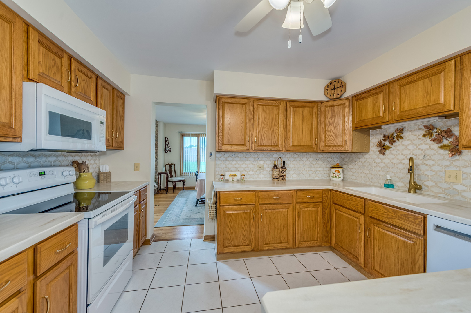 318 S Dominion Drive, Wood Dale, IL 60191
