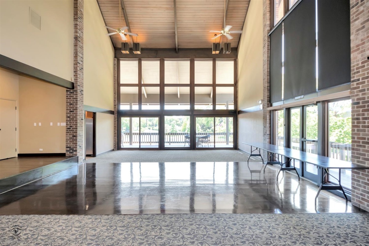 301 Lake Hinsdale Drive #106, Willowbrook, IL 60527