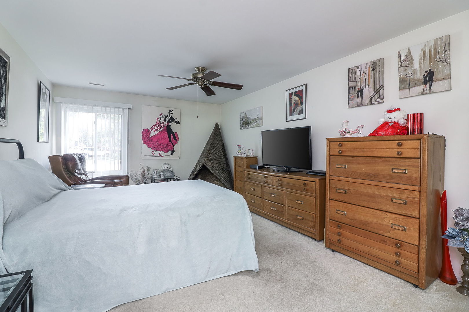 301 Lake Hinsdale Drive #106, Willowbrook, IL 60527