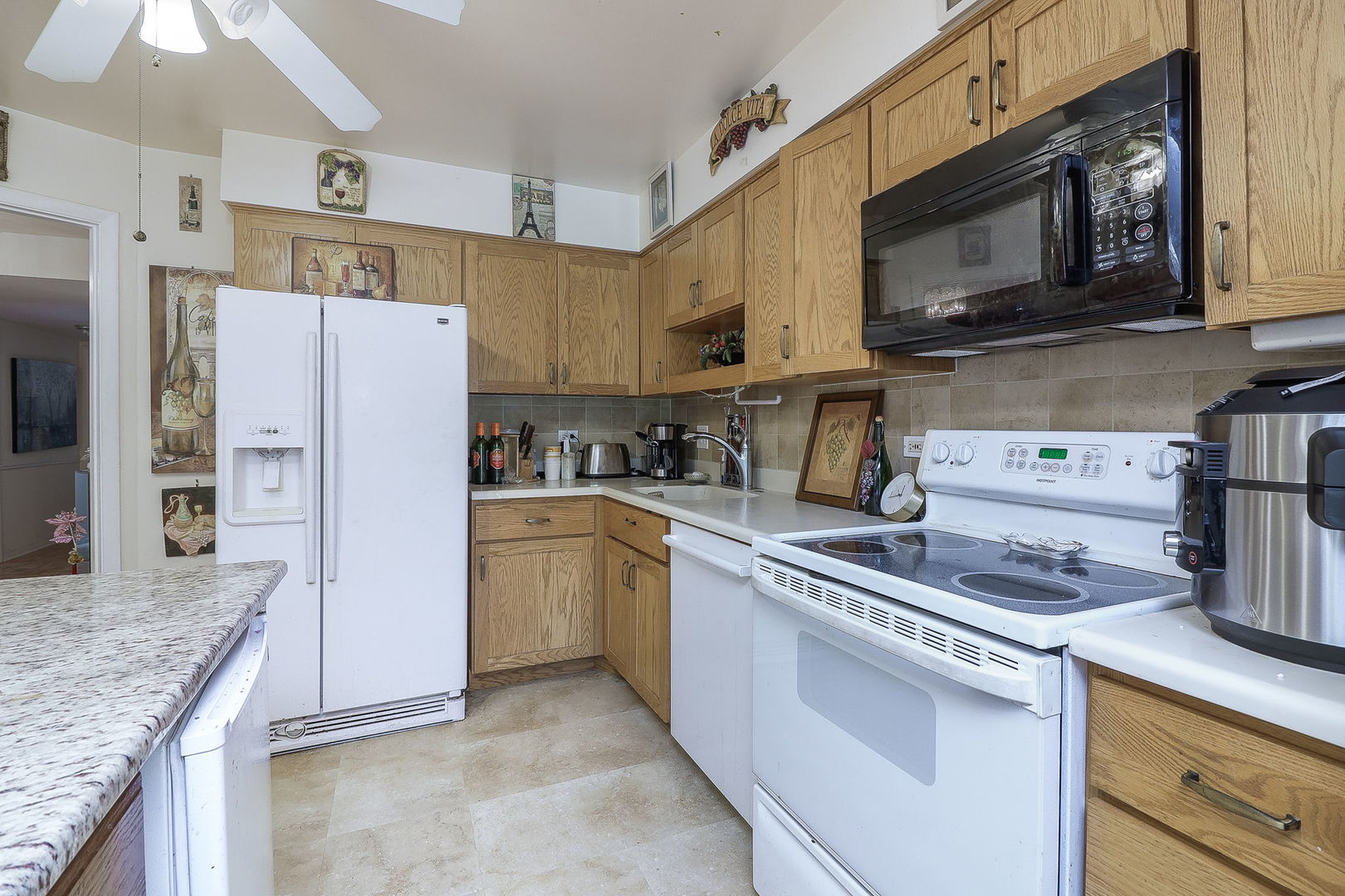 301 Lake Hinsdale Drive #106, Willowbrook, IL 60527