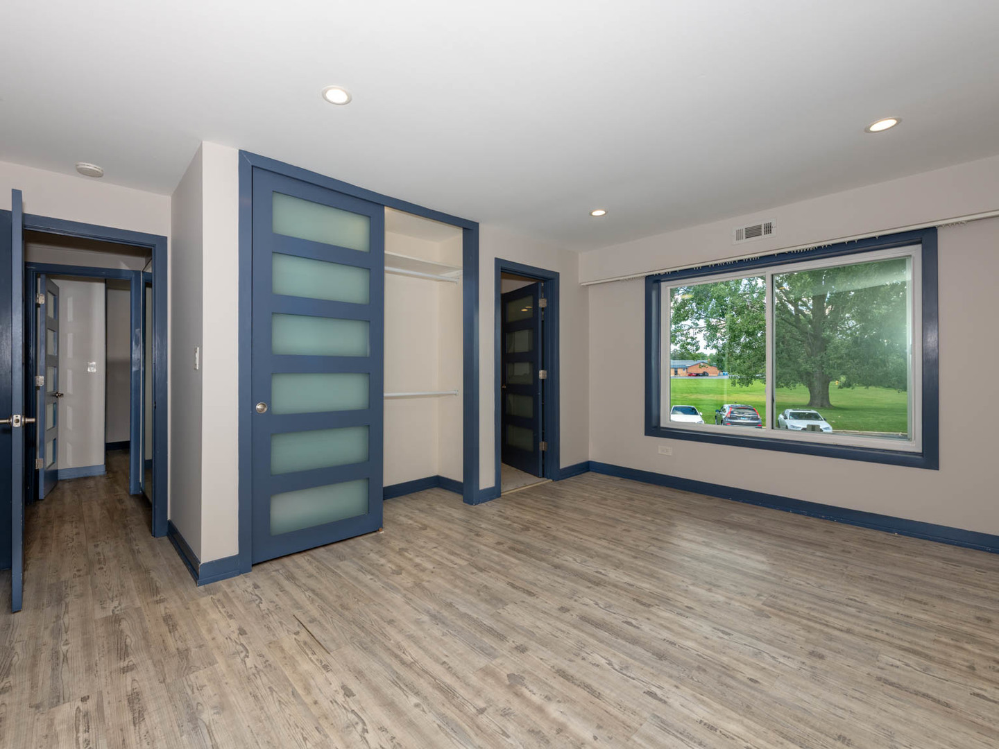 1103 S Hunt Club Drive #121, Mount Prospect, IL 60056