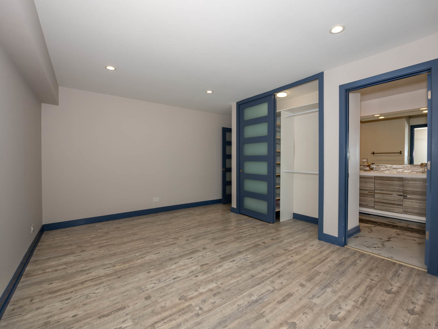 1103 S Hunt Club Drive #121, Mount Prospect, IL 60056