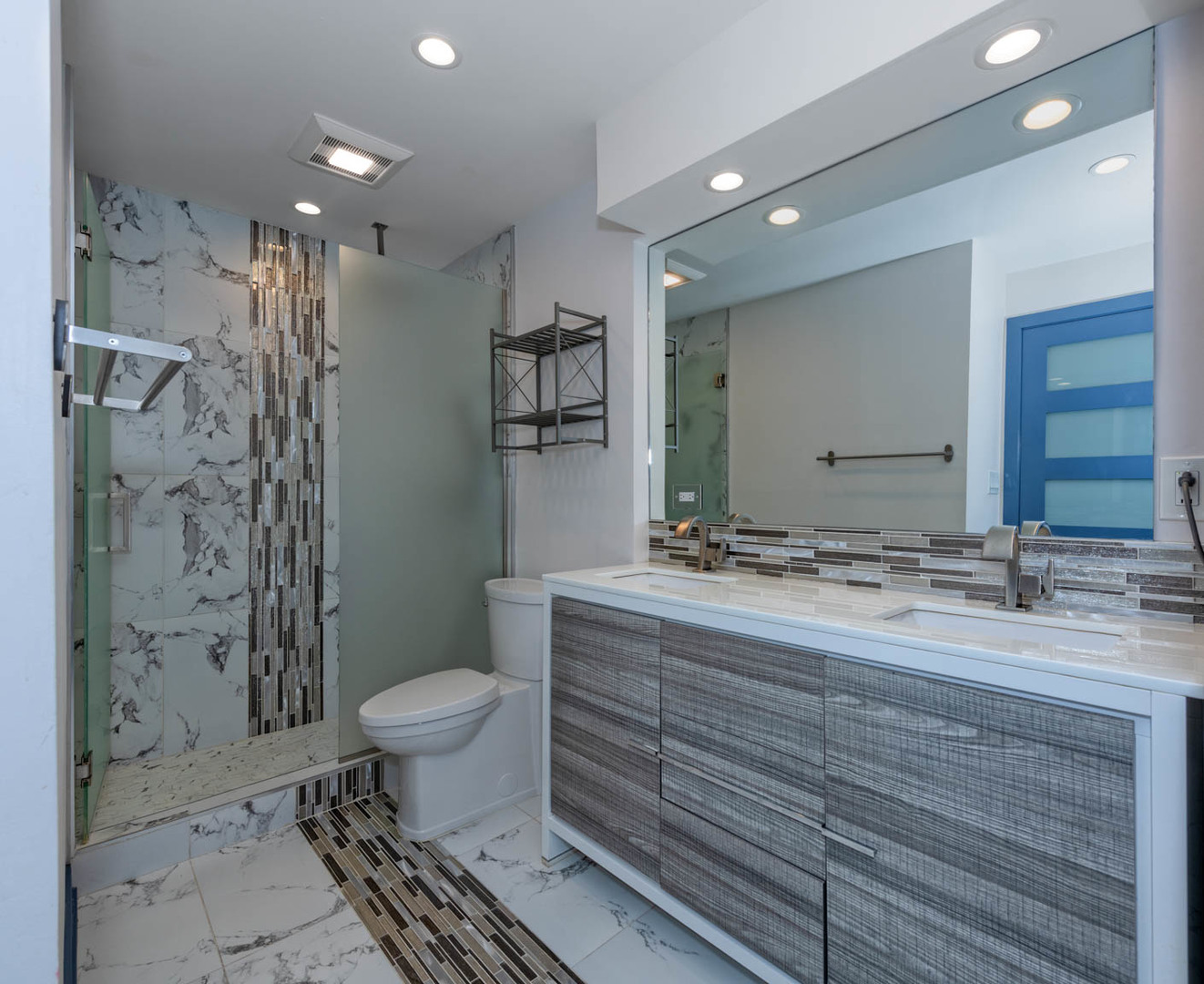 1103 S Hunt Club Drive #121, Mount Prospect, IL 60056