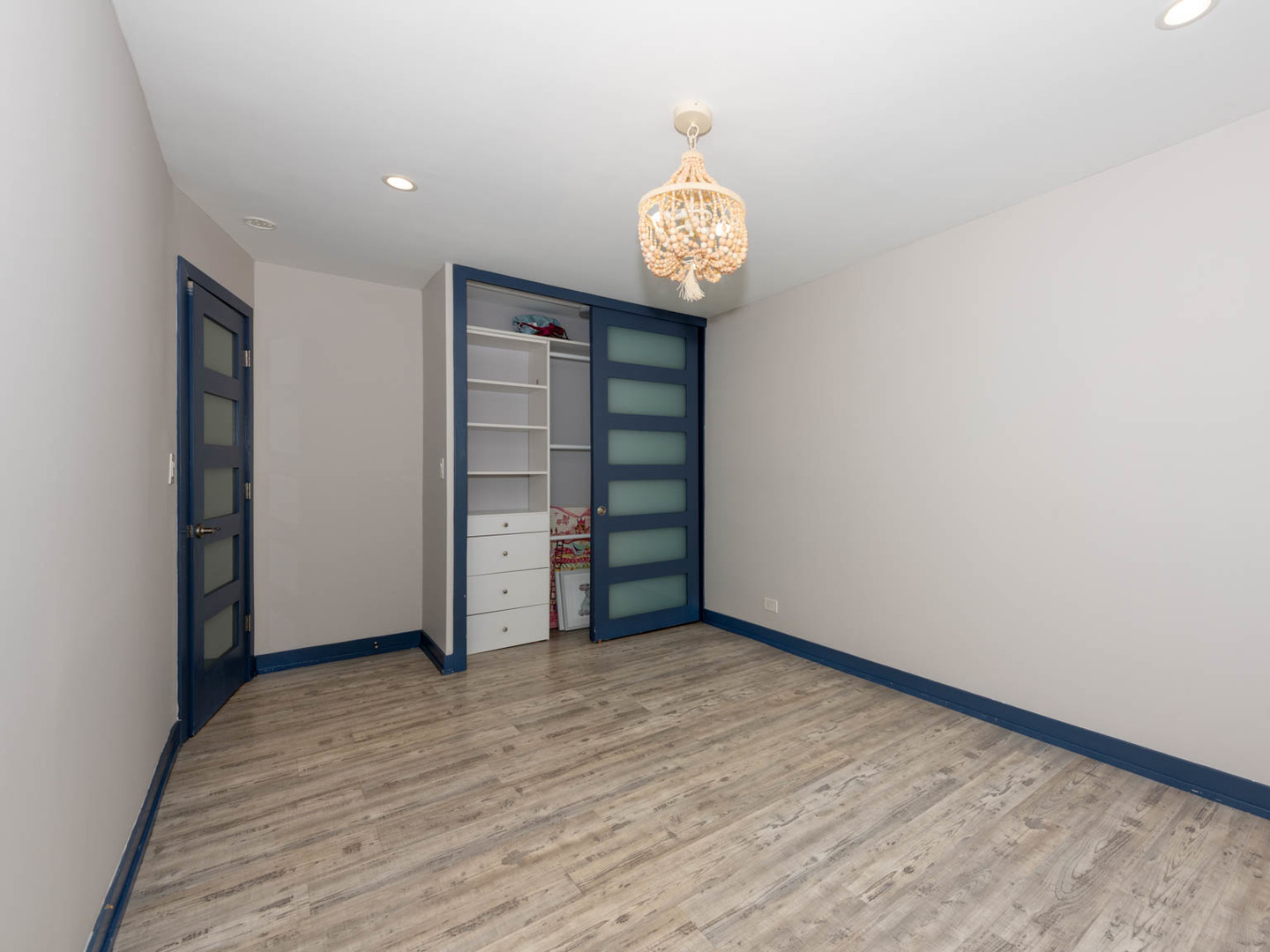 1103 S Hunt Club Drive #121, Mount Prospect, IL 60056