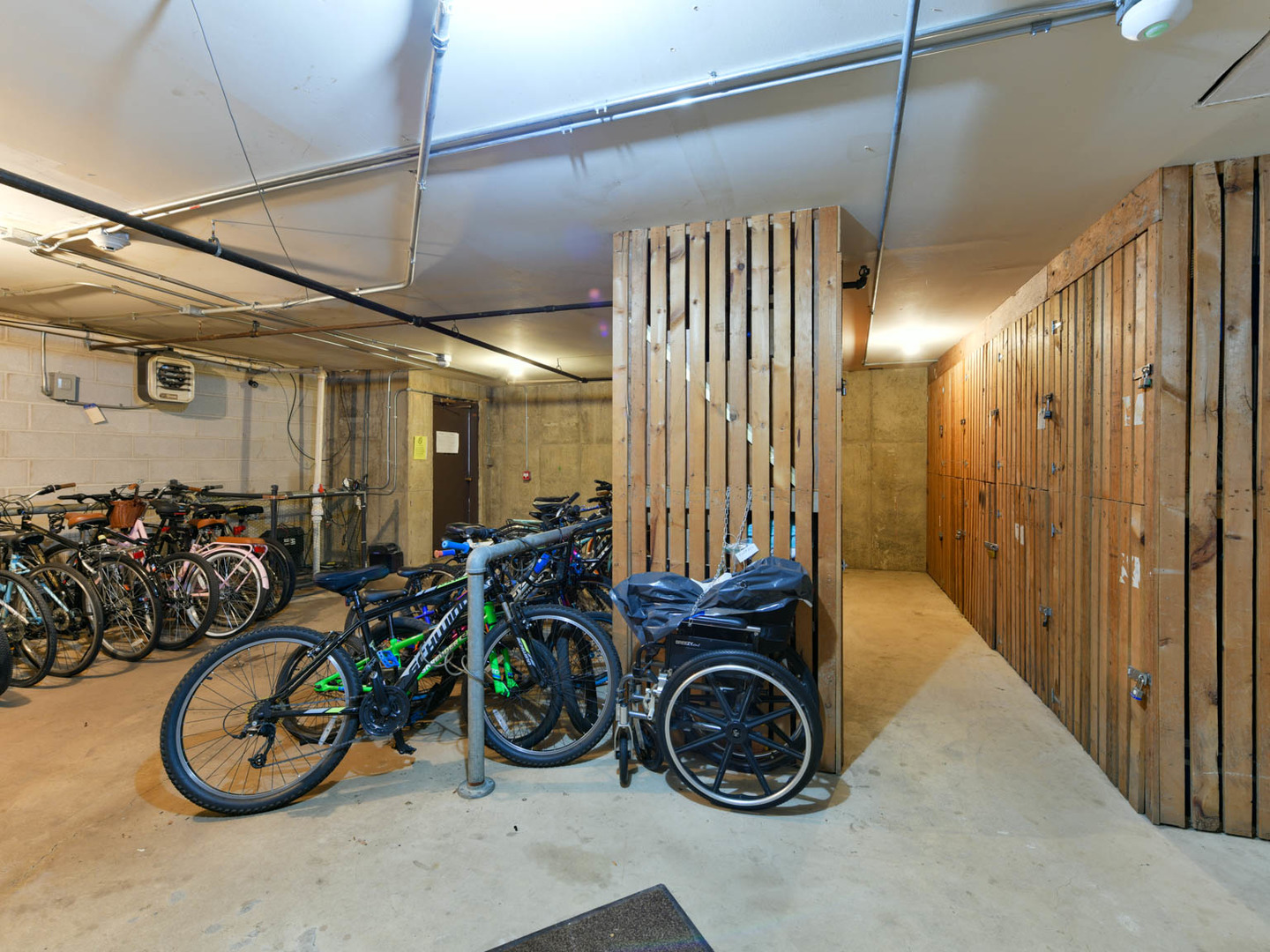 1103 S Hunt Club Drive #121, Mount Prospect, IL 60056