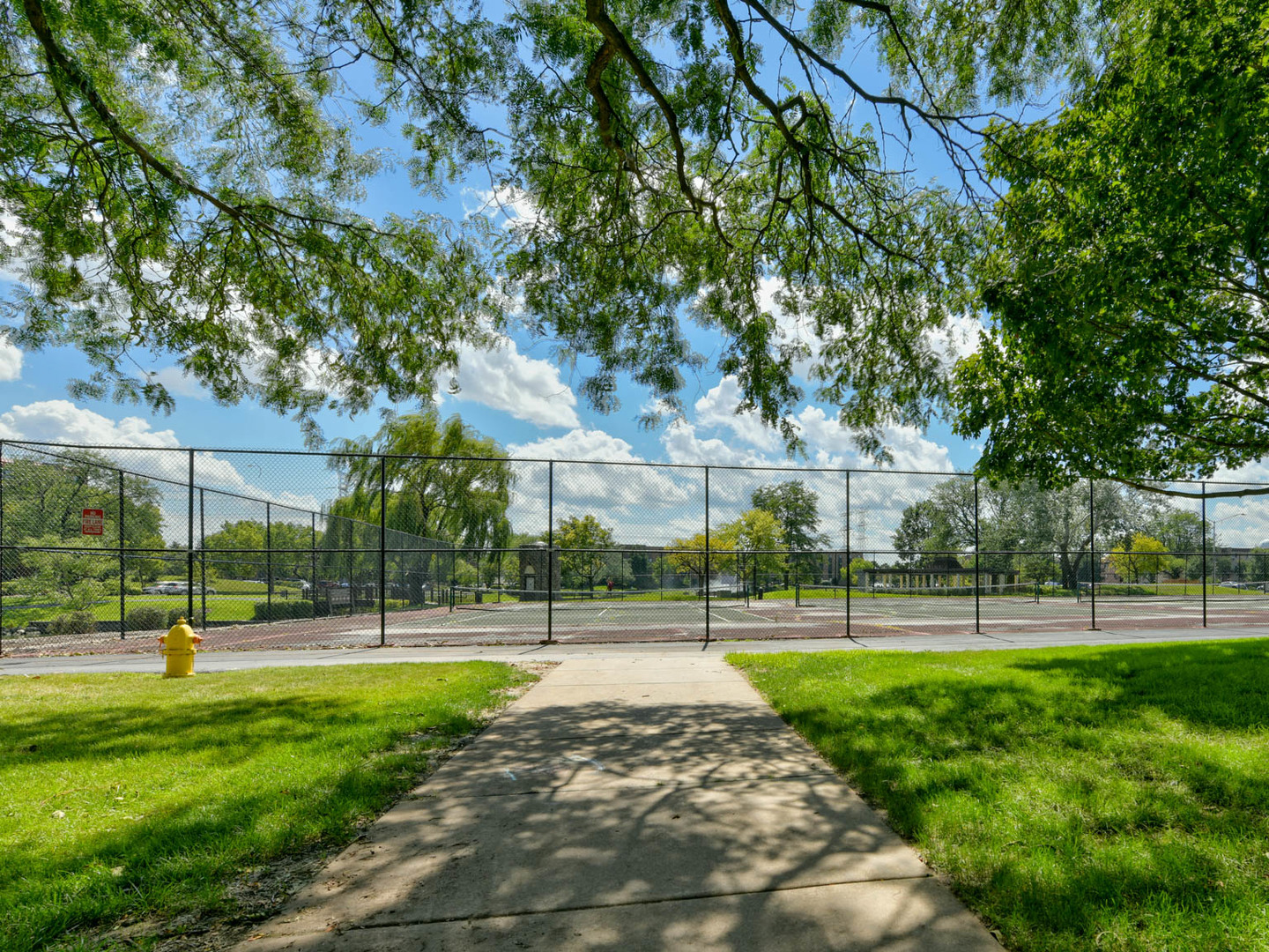 1103 S Hunt Club Drive #121, Mount Prospect, IL 60056
