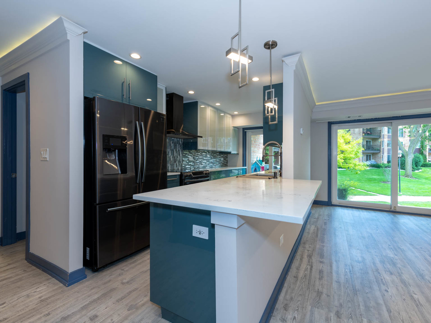 1103 S Hunt Club Drive #121, Mount Prospect, IL 60056