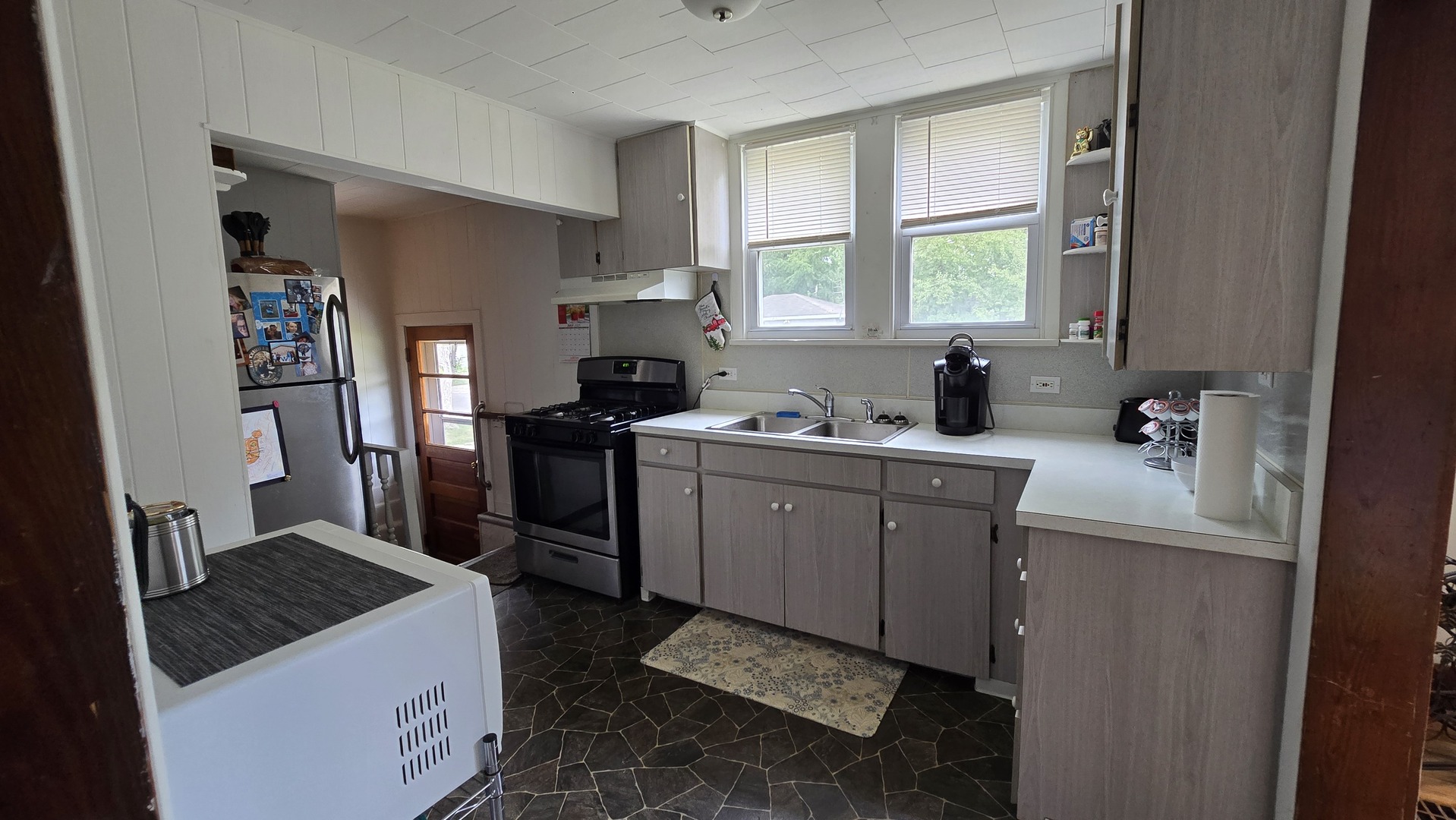 1102 Illinois Avenue, Ottawa, IL 61350