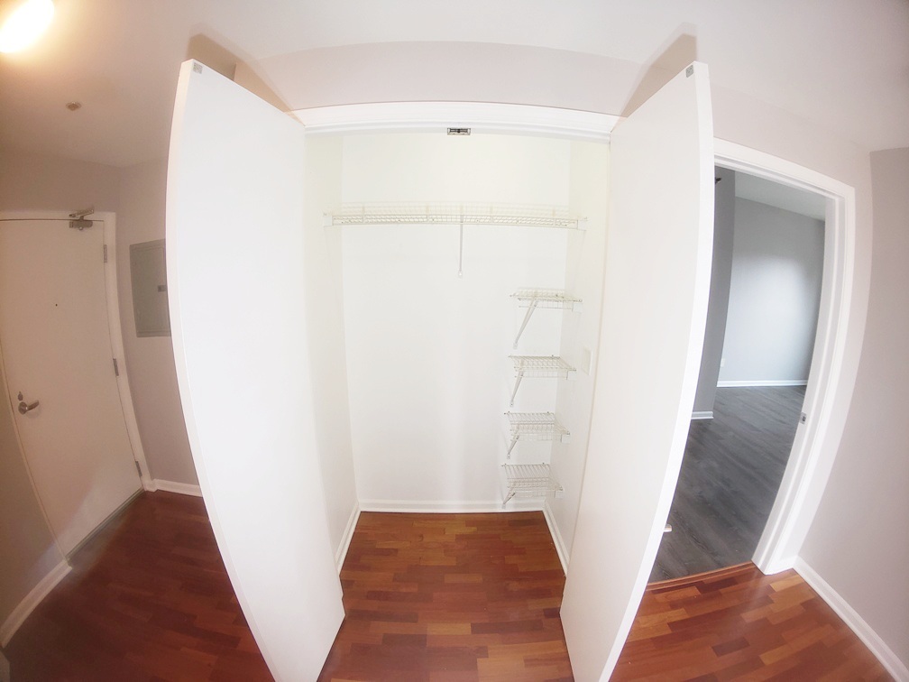 100 N Hermitage Avenue #916, Chicago, IL 60612