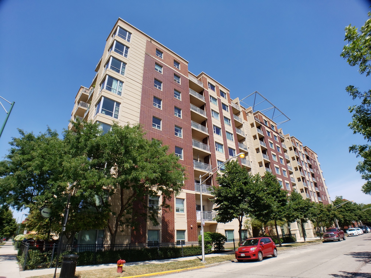100 N Hermitage Avenue #916, Chicago, IL 60612