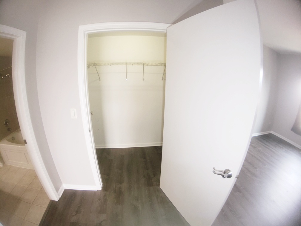 100 N Hermitage Avenue #916, Chicago, IL 60612