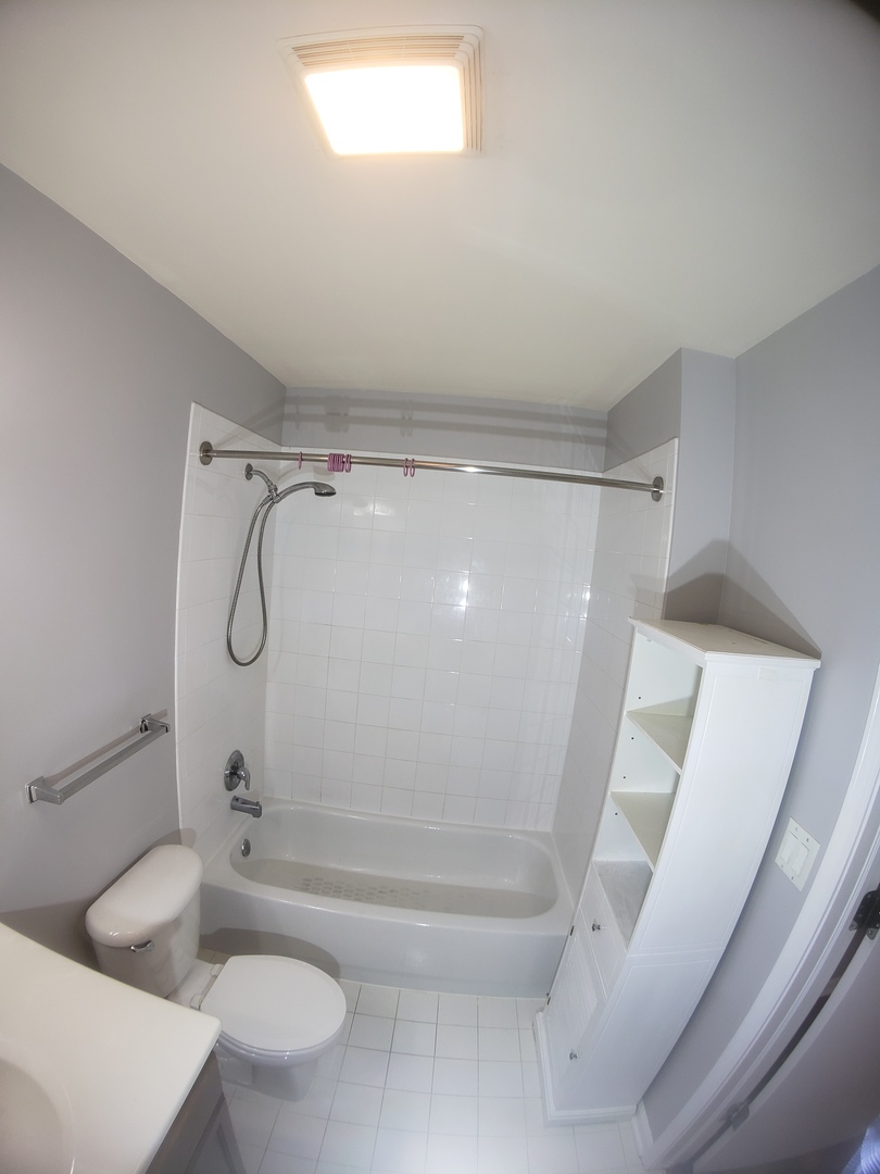 100 N Hermitage Avenue #916, Chicago, IL 60612