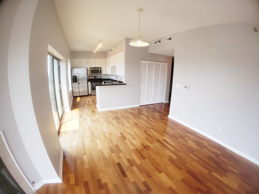 100 N Hermitage Avenue #916, Chicago, IL 60612