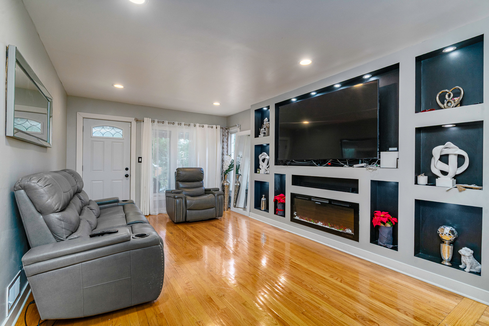 42 46th Avenue, Bellwood, IL 60104