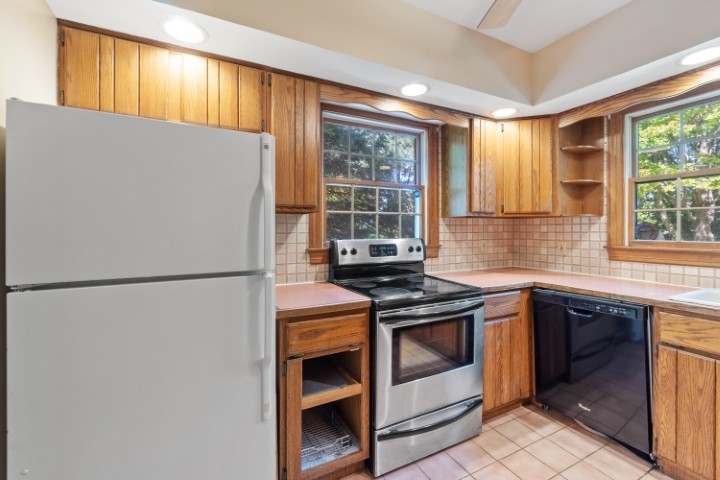 39W275 Fabyan Parkway, Geneva, IL 60134