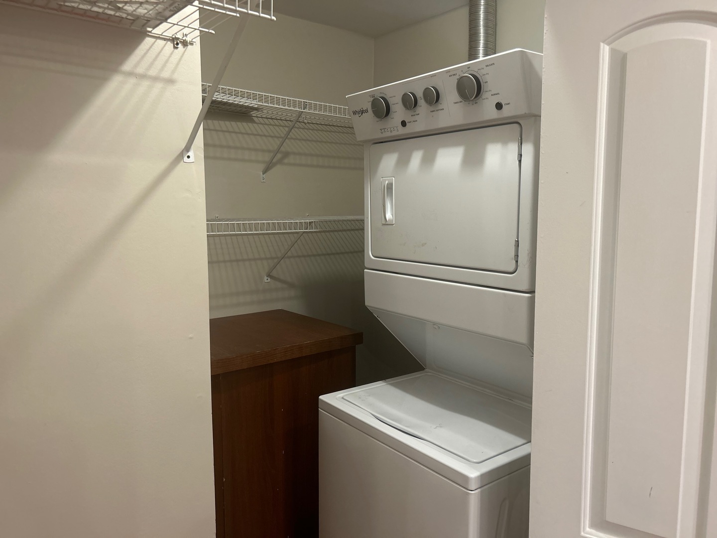 5500 Hillcrest Lane #129-1L, Lisle, IL 60532