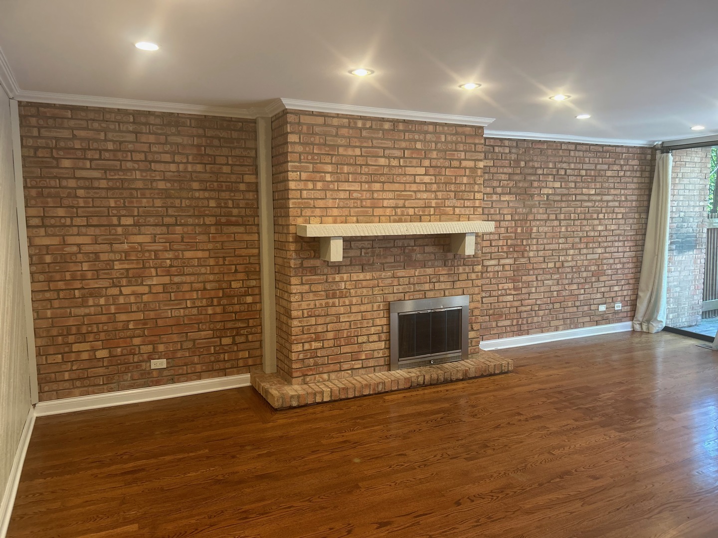 5500 Hillcrest Lane #129-1L, Lisle, IL 60532