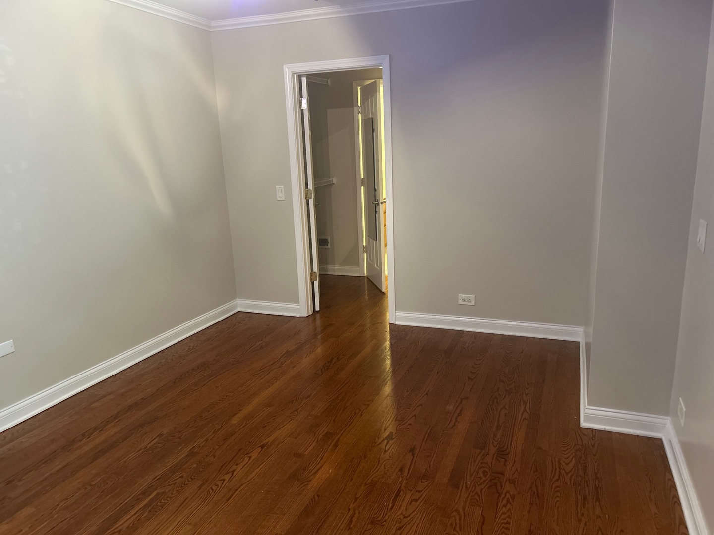 5500 Hillcrest Lane #129-1L, Lisle, IL 60532