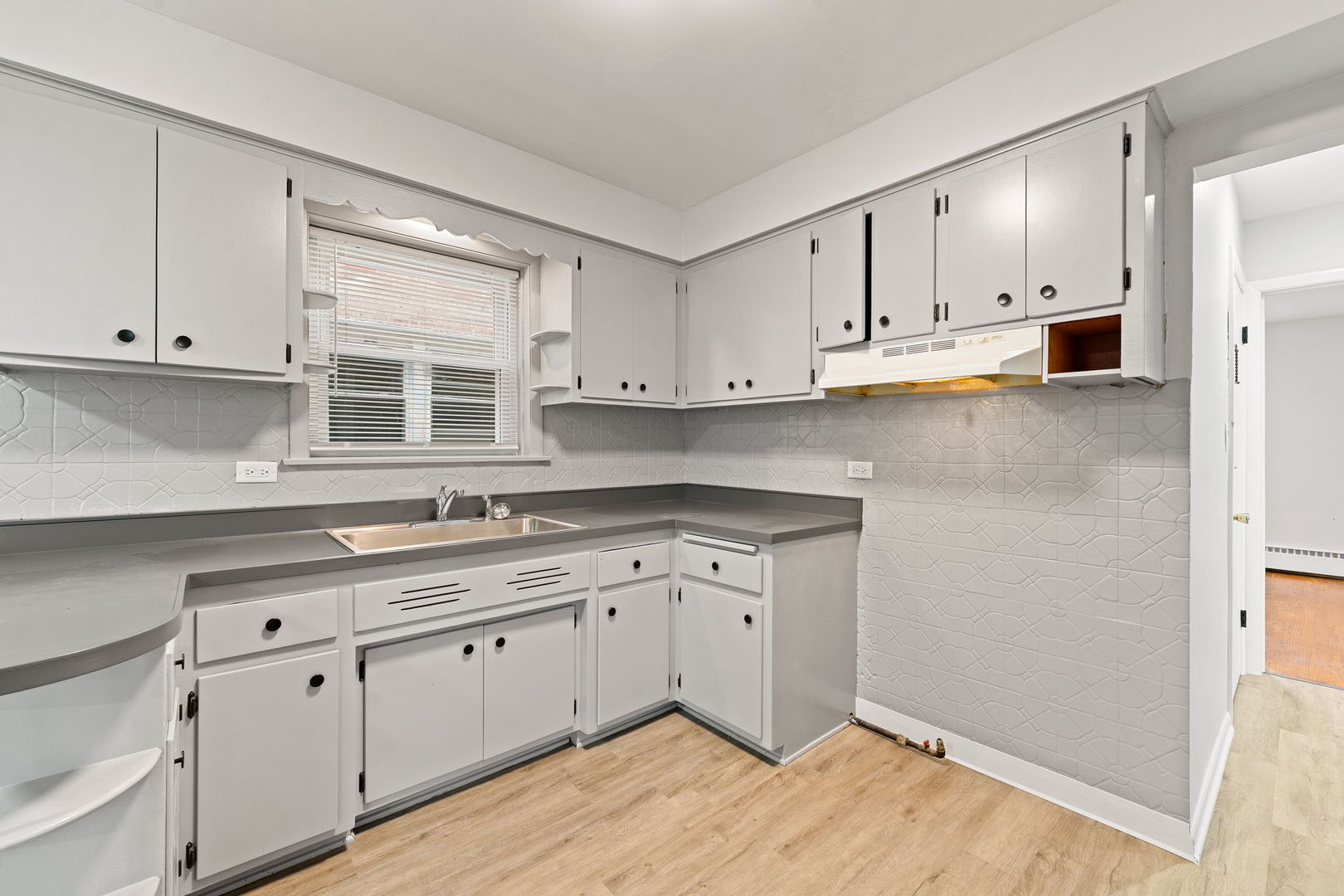 7027 W diversey Avenue, Chicago, IL 60707