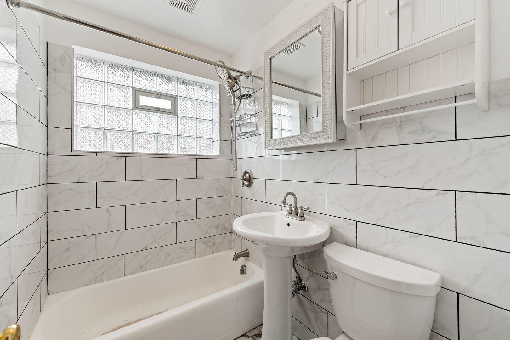 7027 W diversey Avenue, Chicago, IL 60707