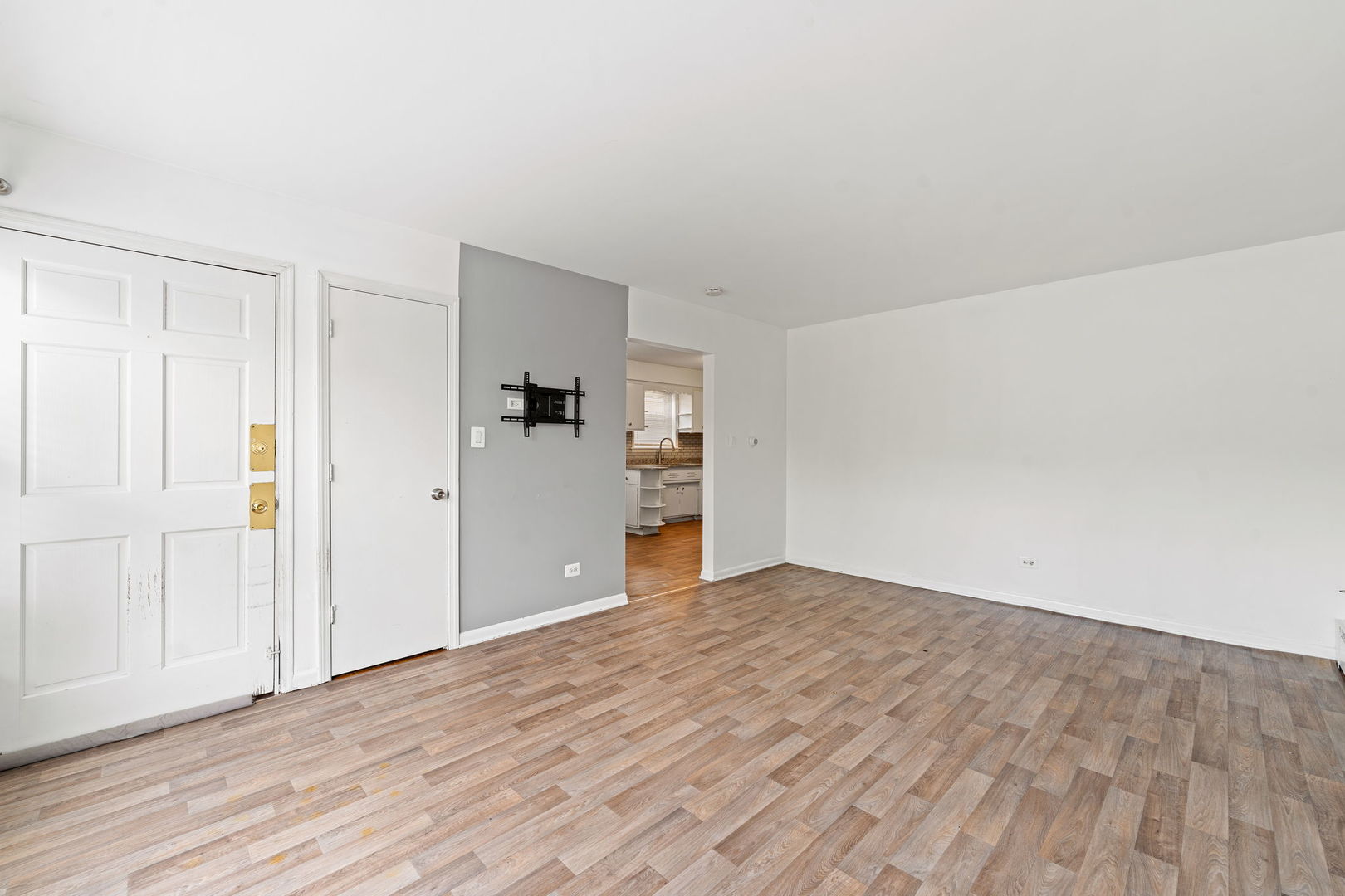 7027 W diversey Avenue, Chicago, IL 60707