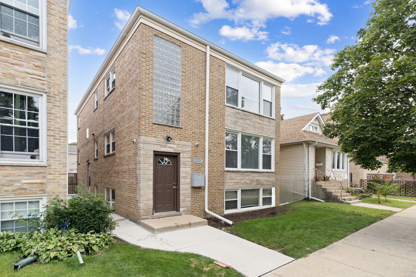 7027 W diversey Avenue, Chicago, IL 60707
