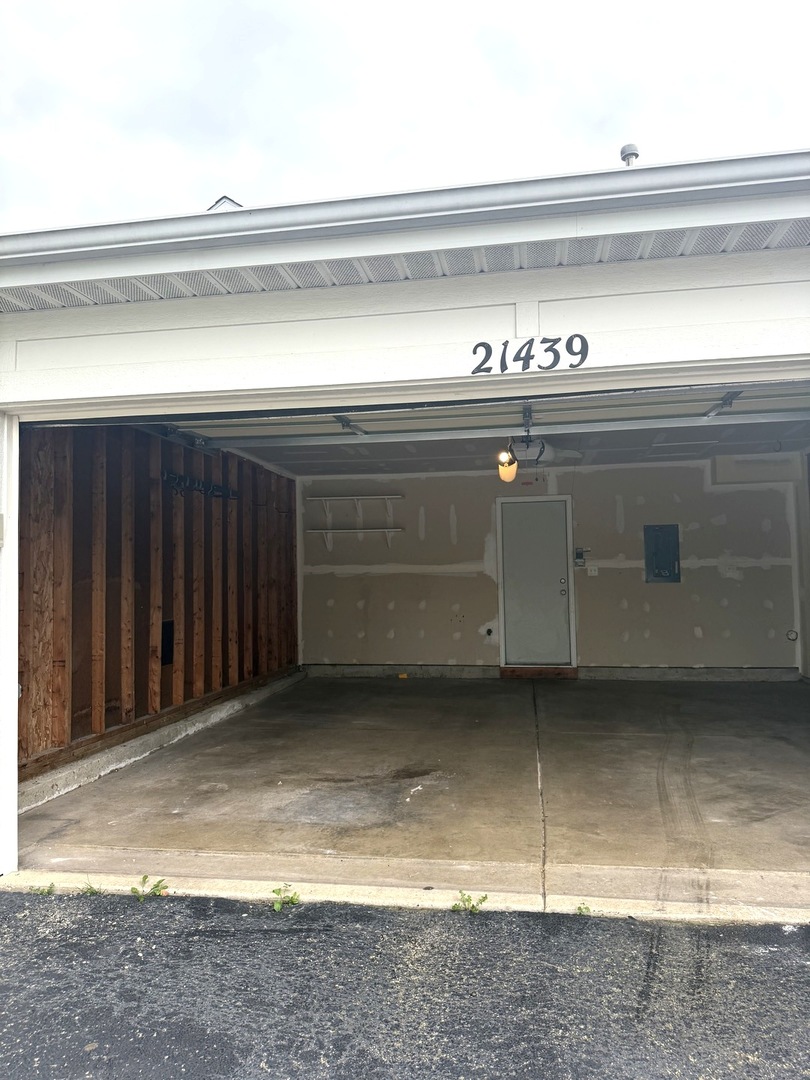 21439 Abbey Lane #21439, Crest Hill, IL 60403