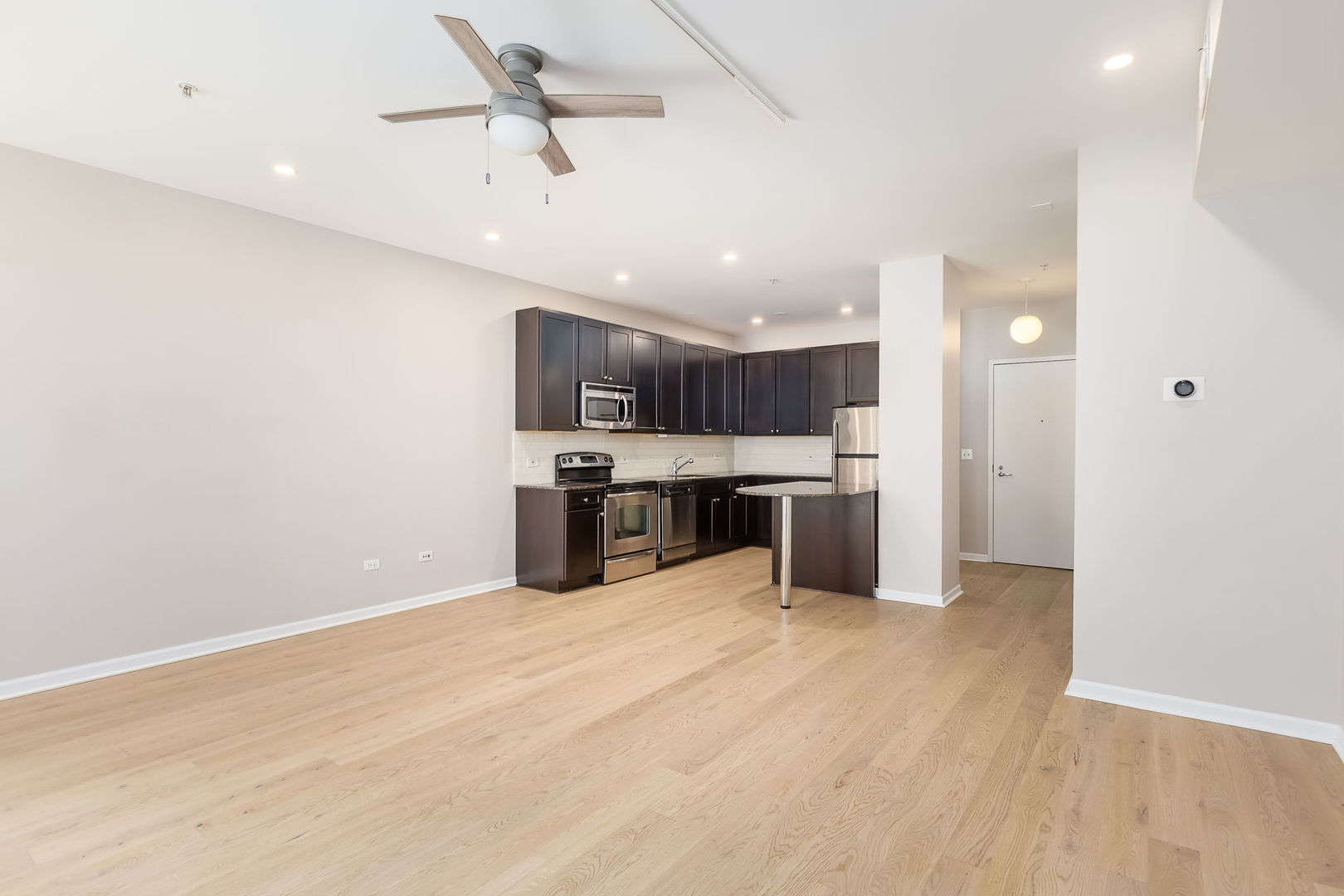 565 W Quincy Street #814, Chicago, IL 60661