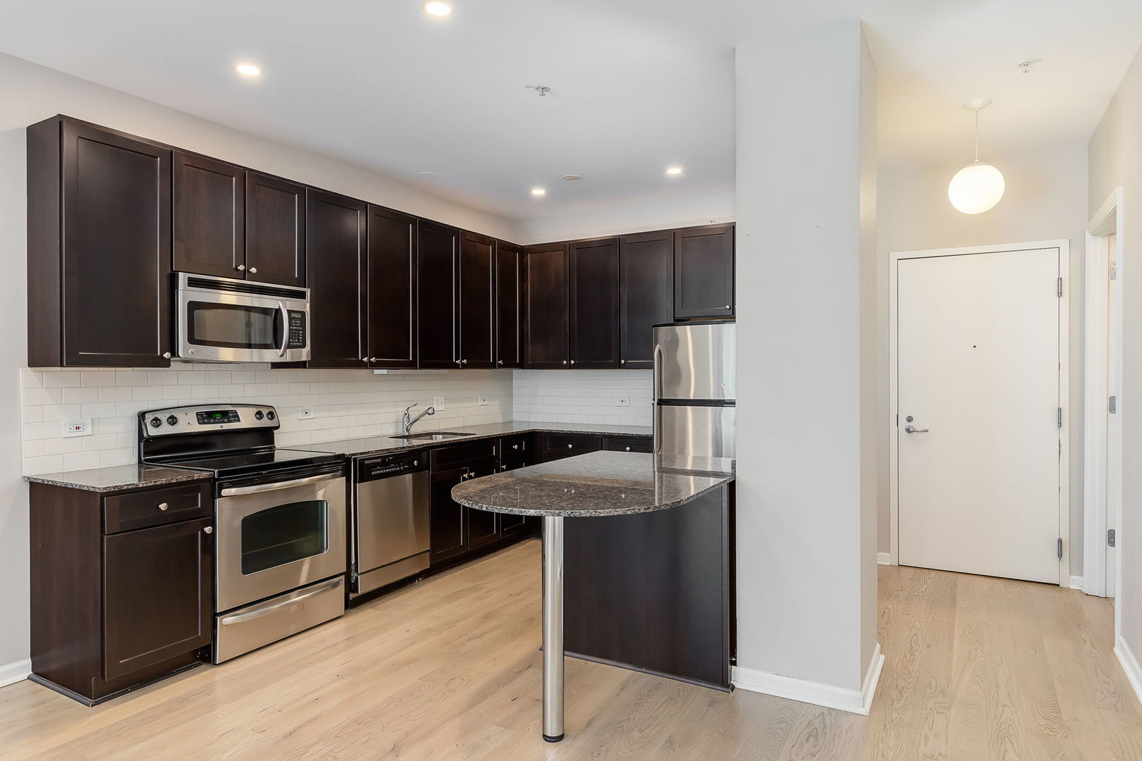 565 W Quincy Street #814, Chicago, IL 60661
