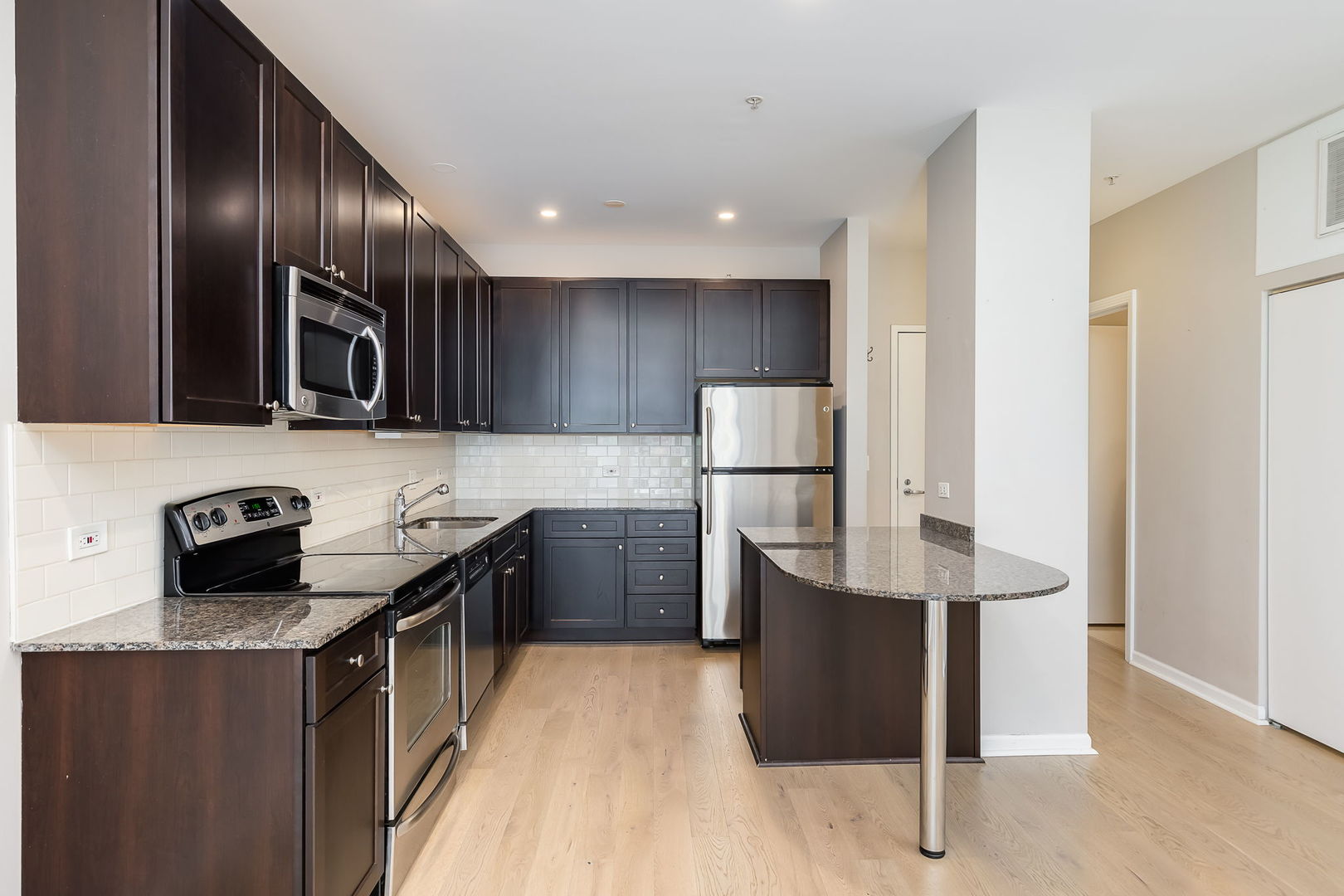 565 W Quincy Street #814, Chicago, IL 60661
