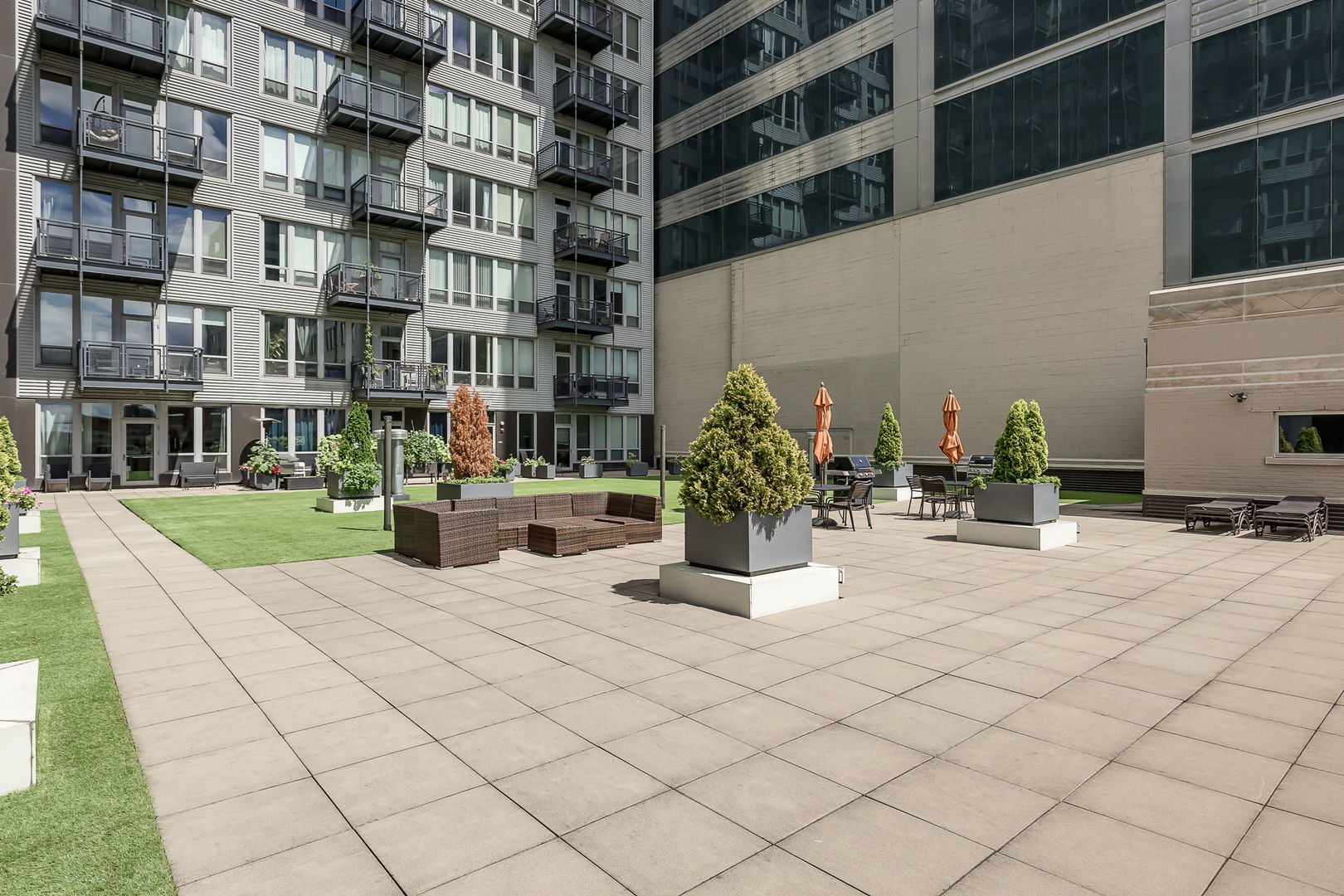 565 W Quincy Street #814, Chicago, IL 60661