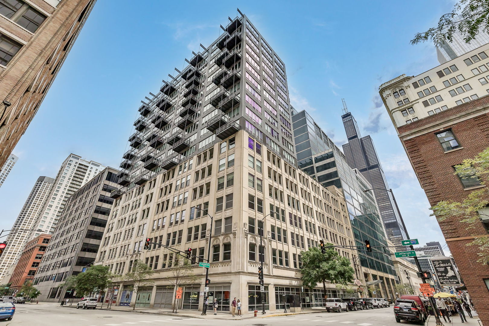 565 W Quincy Street #814, Chicago, IL 60661