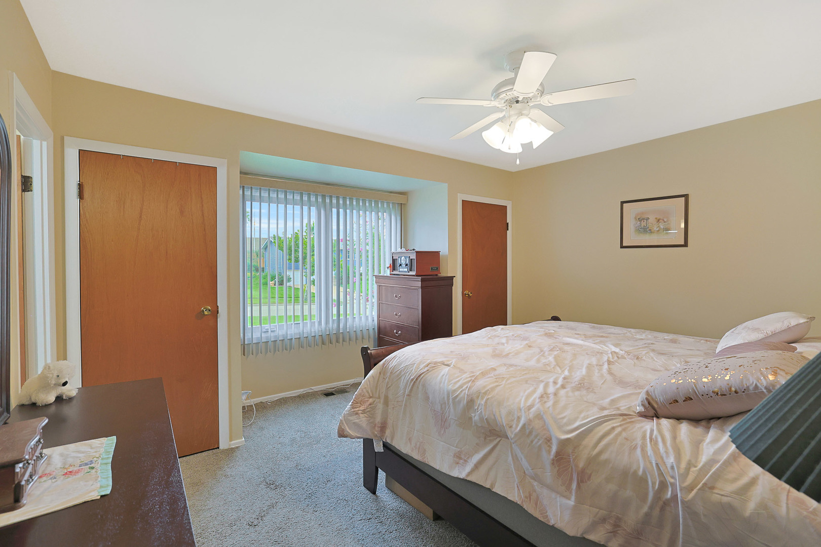 2S137 Beaumont Lane, Lombard, IL 60148
