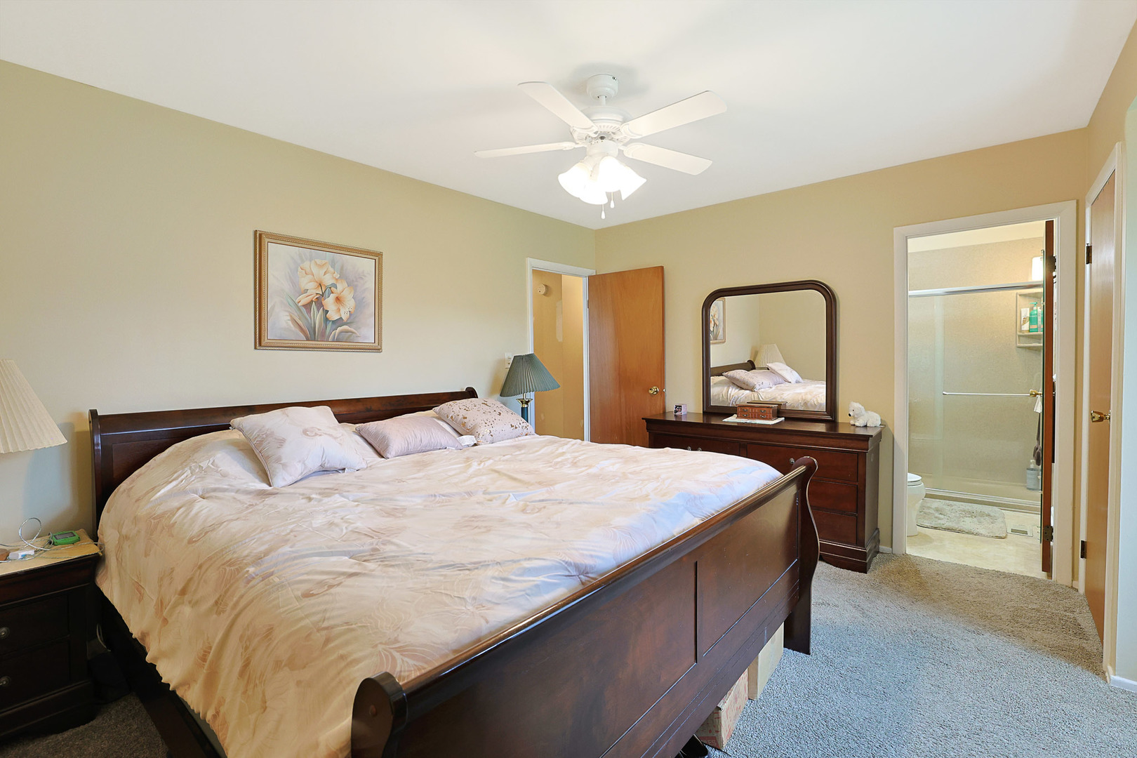 2S137 Beaumont Lane, Lombard, IL 60148