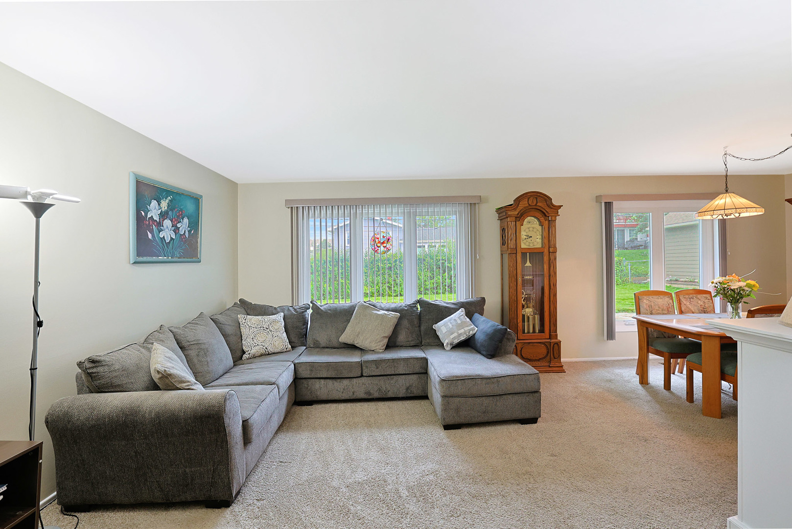 2S137 Beaumont Lane, Lombard, IL 60148