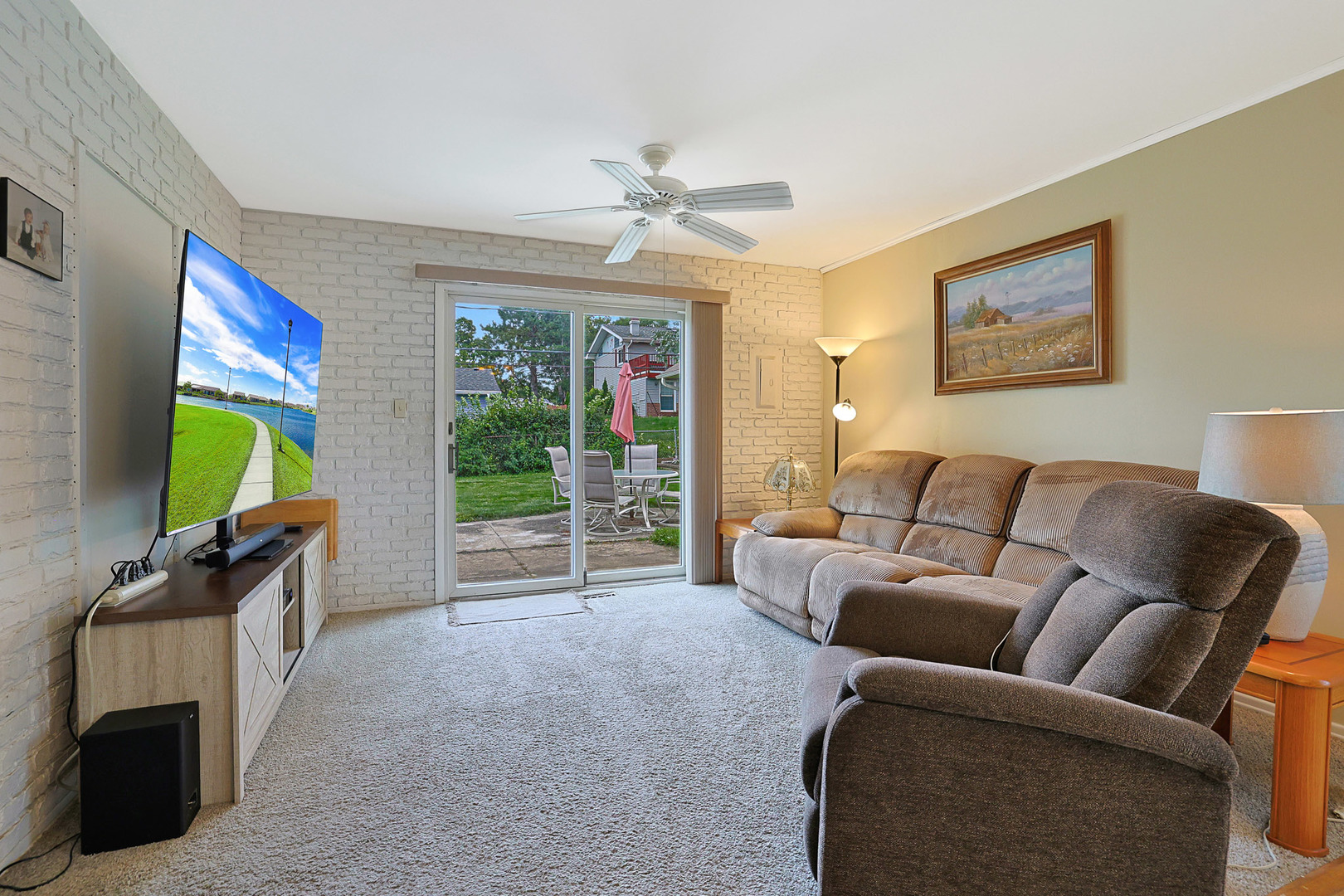 2S137 Beaumont Lane, Lombard, IL 60148