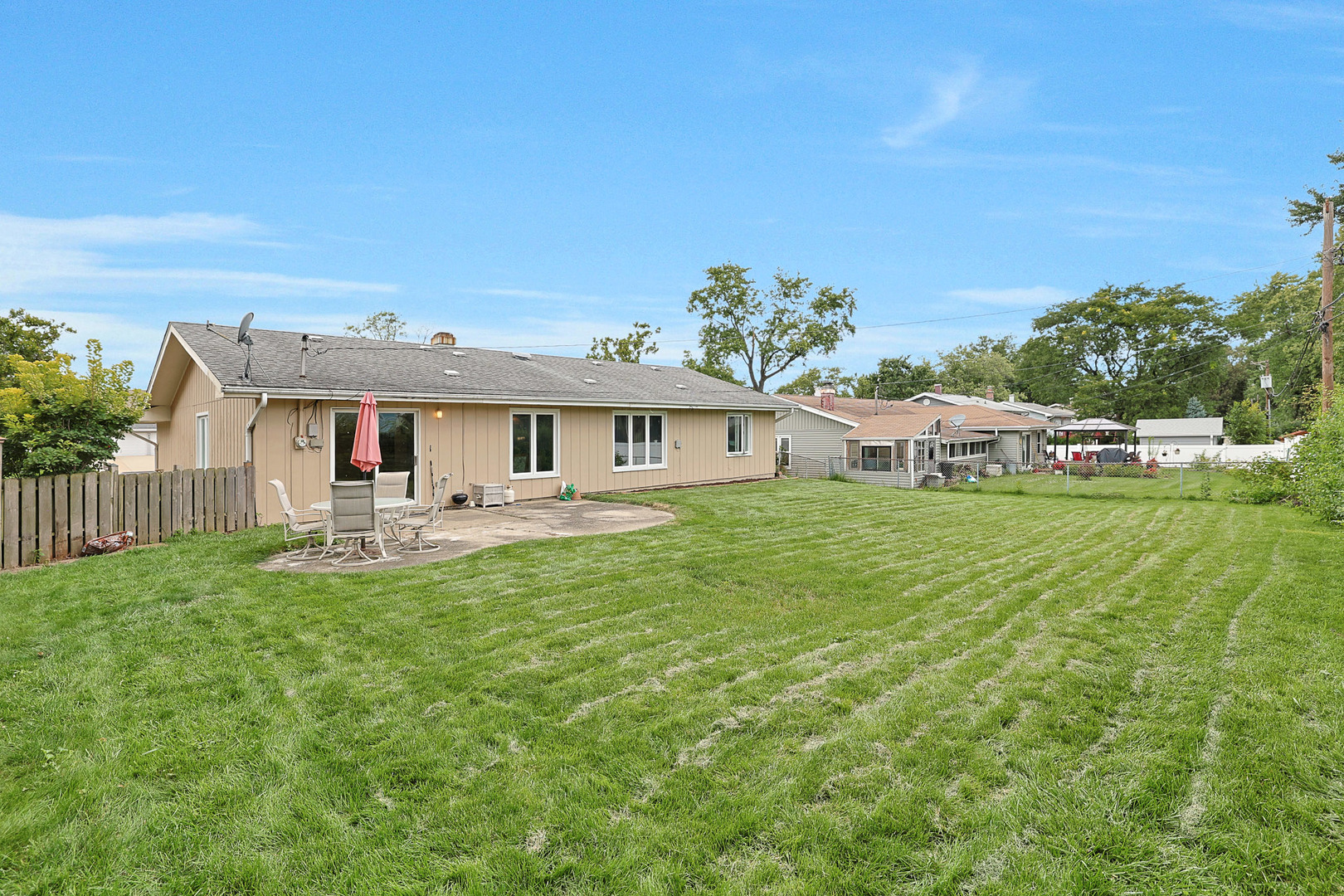 2S137 Beaumont Lane, Lombard, IL 60148