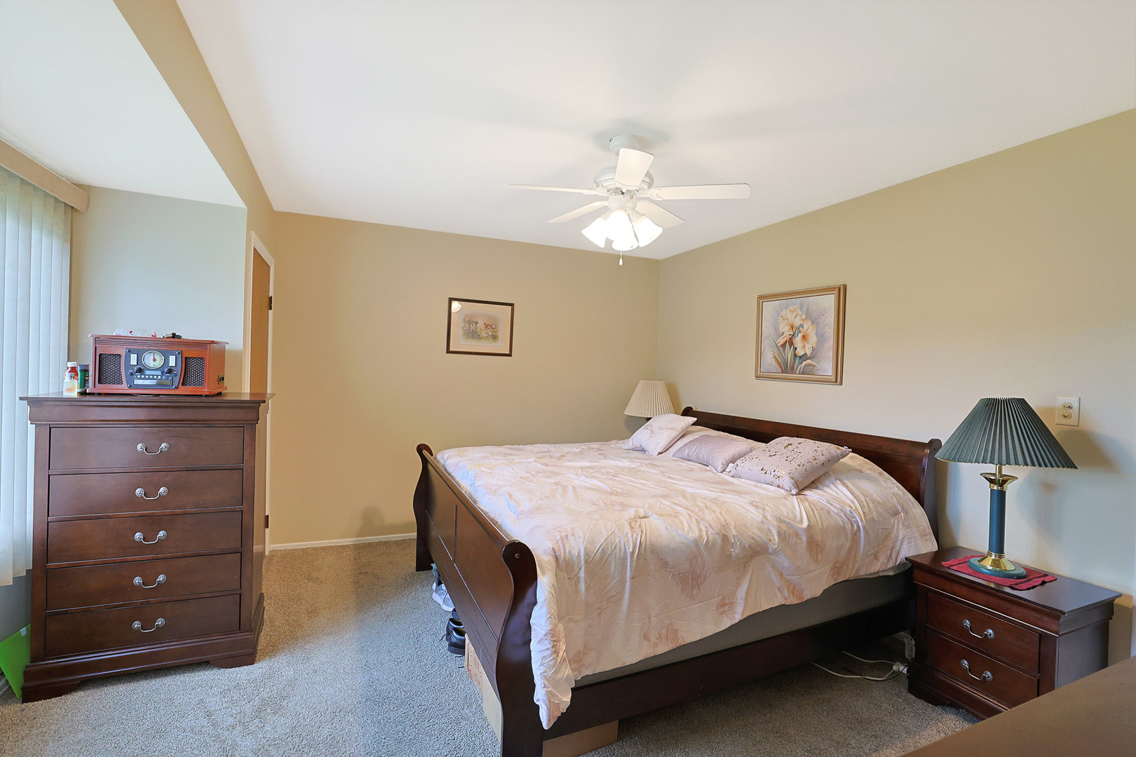 2S137 Beaumont Lane, Lombard, IL 60148