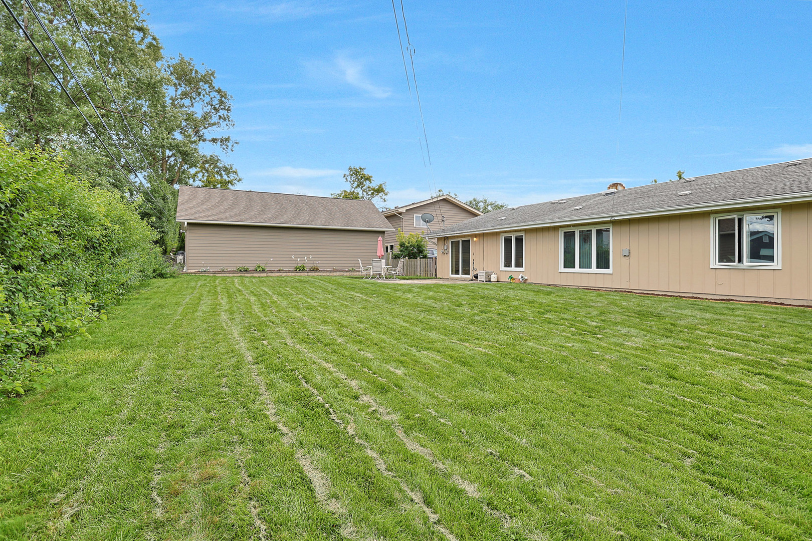 2S137 Beaumont Lane, Lombard, IL 60148