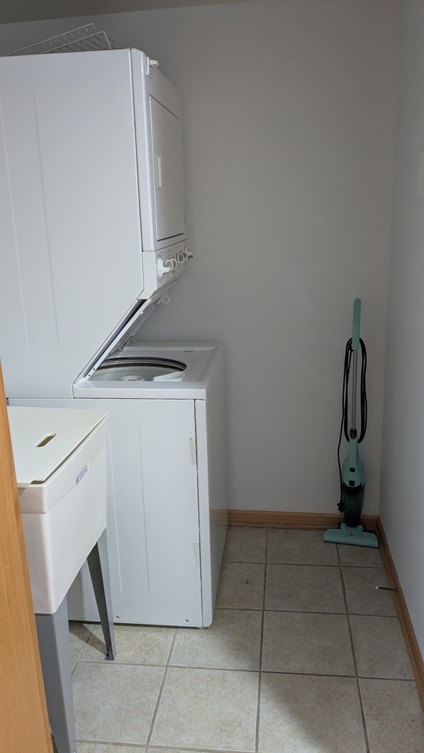 4407 Pershing Avenue #1S, Downers Grove, IL 60515