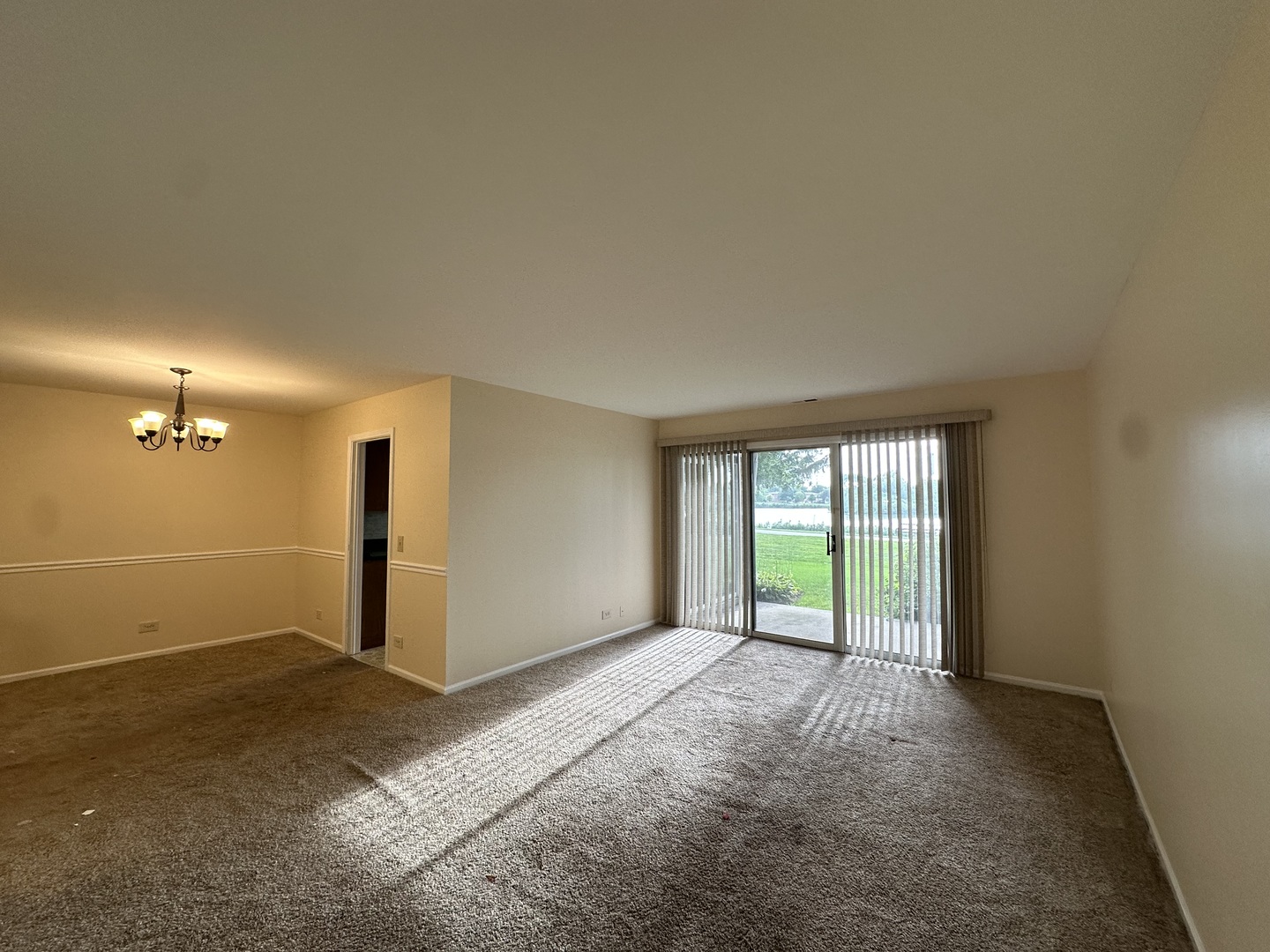 1304 N Streamwood Lane #309, Vernon Hills, IL 60061