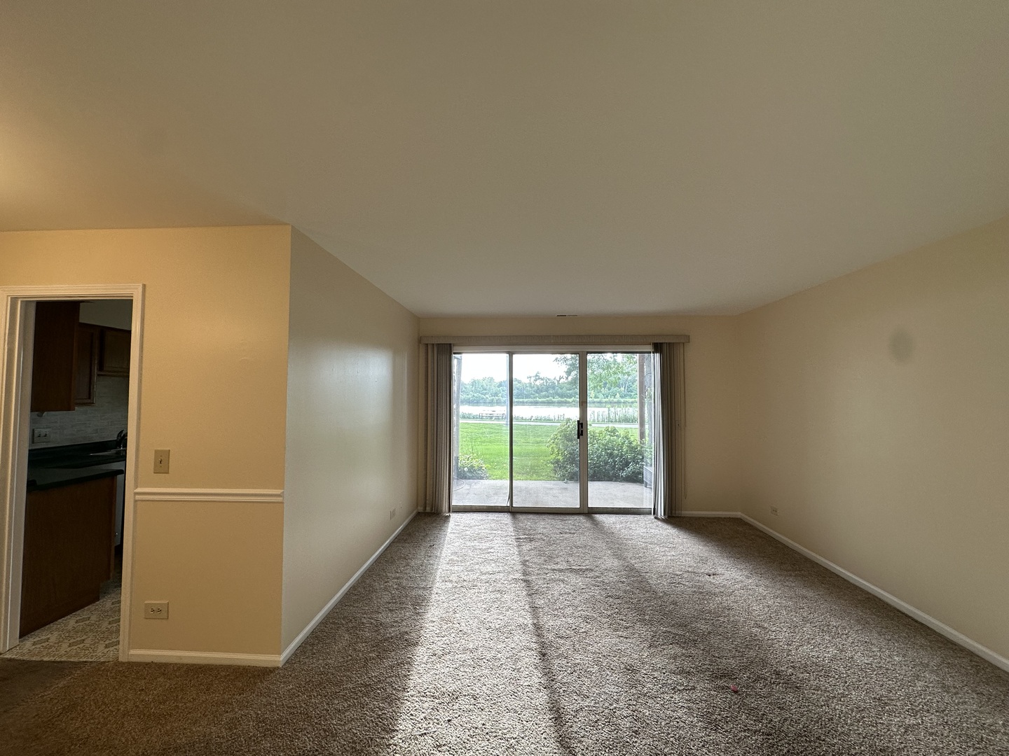 1304 N Streamwood Lane #309, Vernon Hills, IL 60061