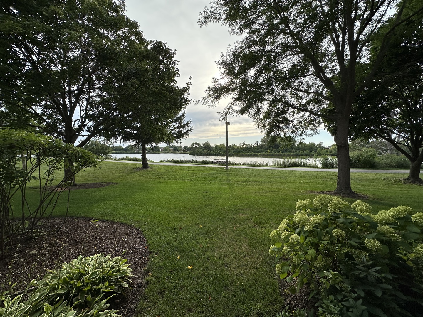 1304 N Streamwood Lane #309, Vernon Hills, IL 60061