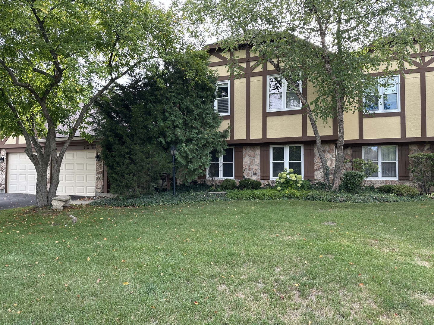 1304 N Streamwood Lane #309, Vernon Hills, IL 60061