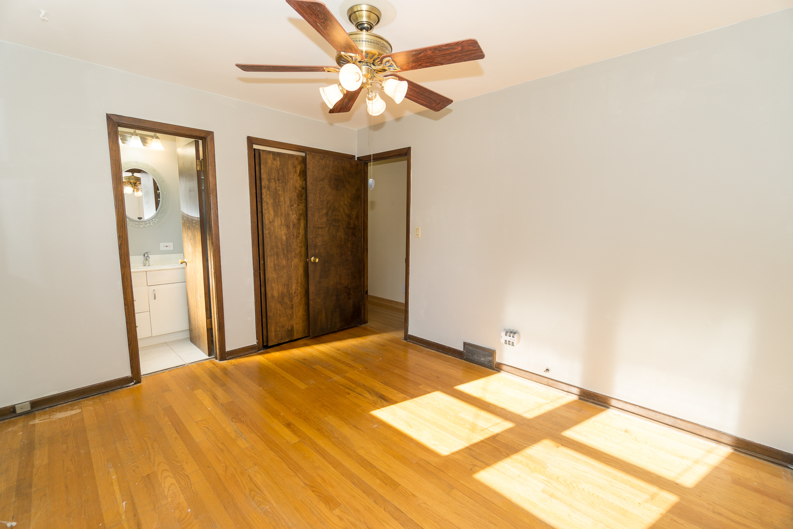 1105 S Evergreen Avenue, Arlington Heights, IL 60005