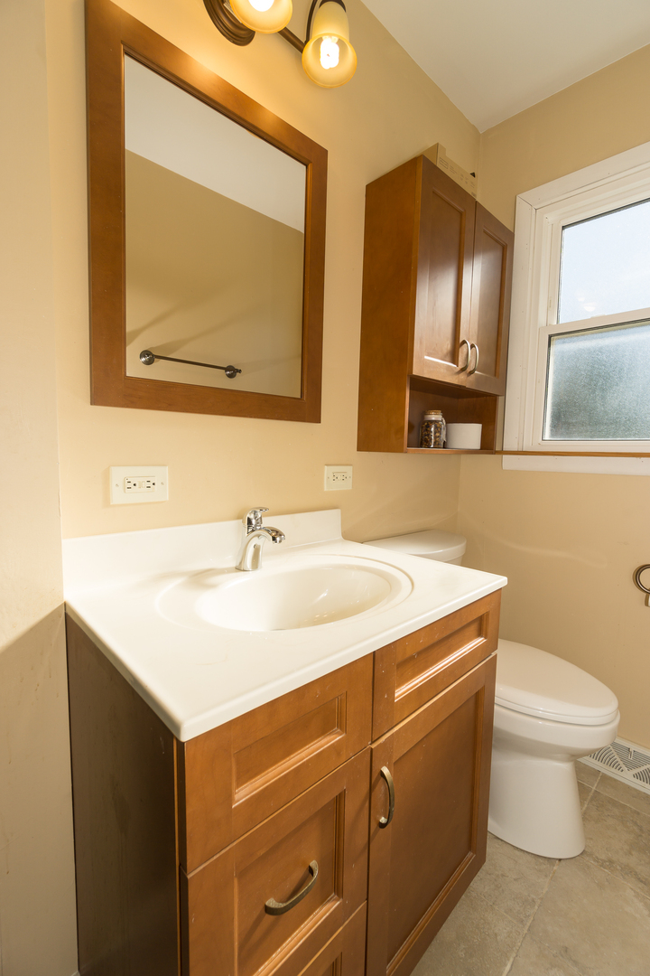 1105 S Evergreen Avenue, Arlington Heights, IL 60005
