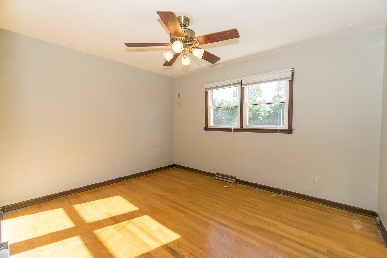 1105 S Evergreen Avenue, Arlington Heights, IL 60005
