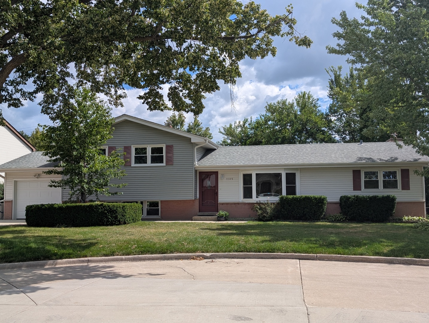 1105 S Evergreen Avenue, Arlington Heights, IL 60005